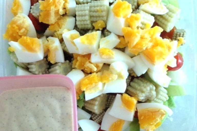 egg and corn salad